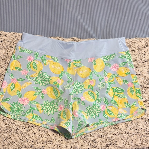 NWOT Lilly Pulitzer Luxletic Bicci Shorts UPF 50+ - Picture 4 of 8
